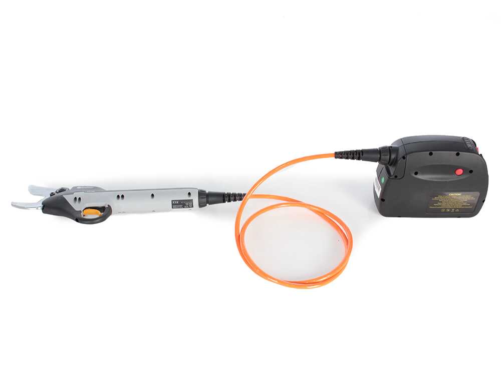 Tijeras de poda el&eacute;ctricas Volpi Kamikaze KV700, - bater&iacute;a Li-ion de 4.4 Ah. Corte &Oslash; max 40mm