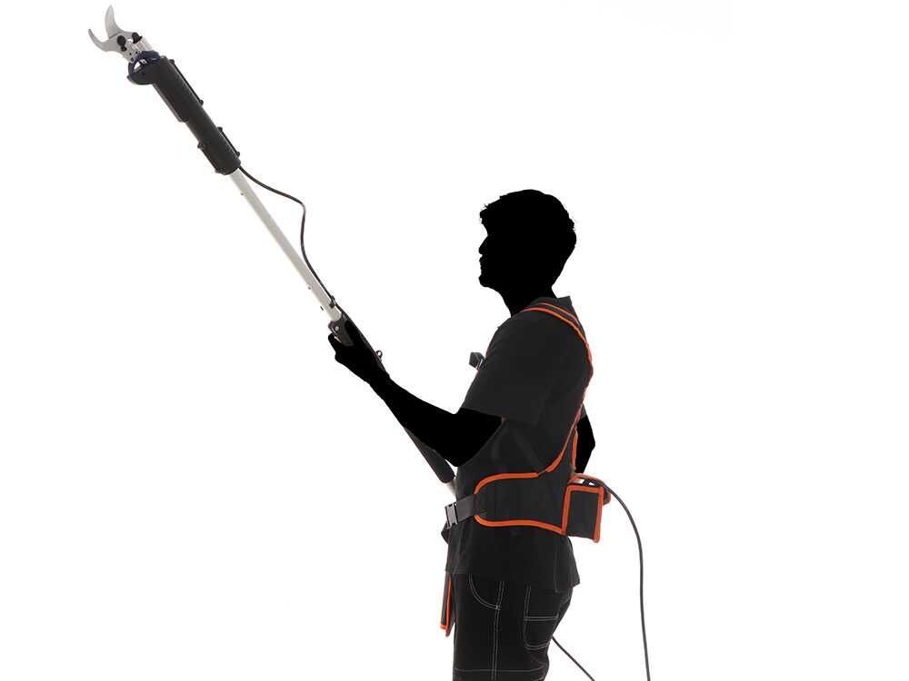 BullMach ARTEMIS 45 Pro - Tijera el&eacute;ctrica de poda con p&eacute;rtiga - 150/210 cm