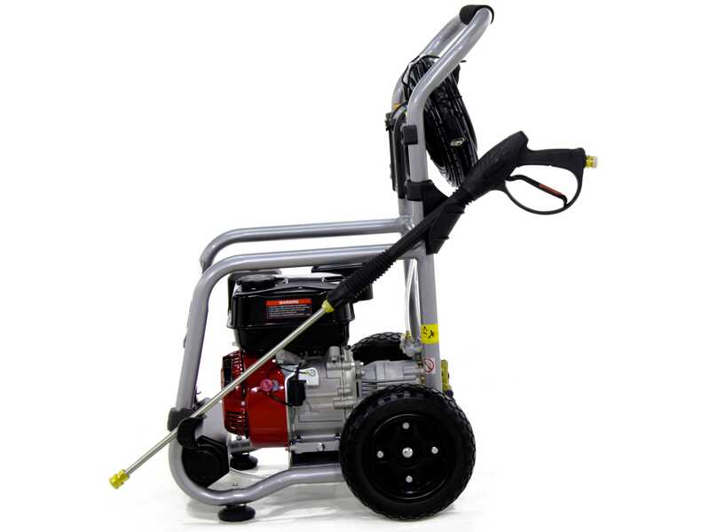 Hidrolimpiadora de gasolina GeoTech GPW 10/210 B, motor de 208 cc y 7 Hp, 233 bar