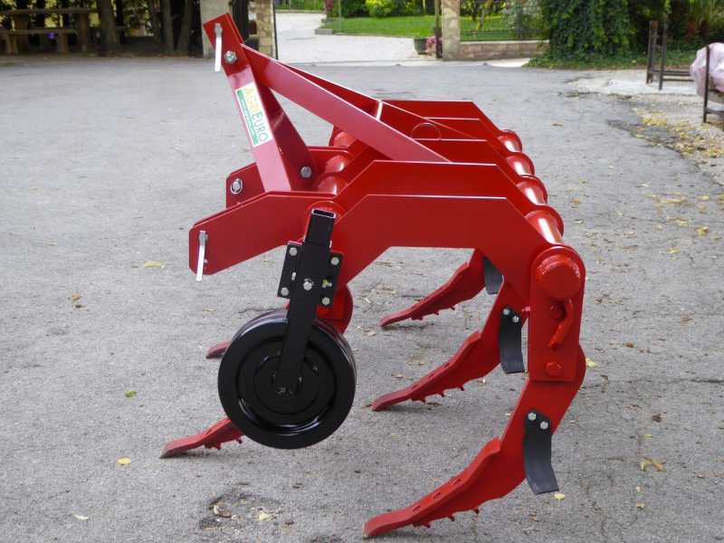 Subsolador agr&iacute;cola para tractor serie pesada 200 - 5 p&uacute;as - ruedas de acero