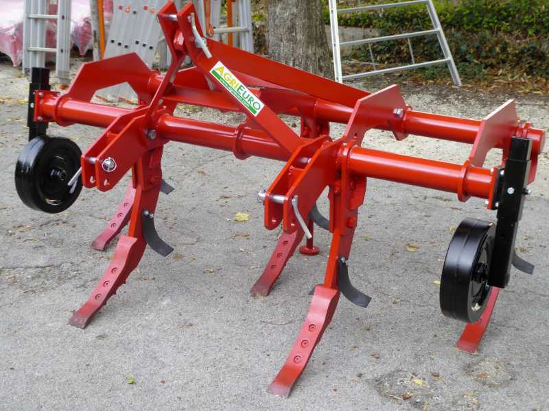 Subsolador agr&iacute;cola para tractor serie pesada 200 - 5 p&uacute;as - ruedas de acero