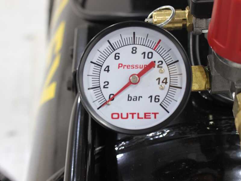 Stanley Fatmax DV2 400/10/100 - Compresor de aire el&eacute;ctrico monof&aacute;sico - Motor 3 HP - 100 L