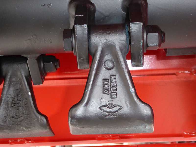 Trituradora lateral para tractor con brazo serie medio-ligera AgriEuro CE SPECIAL 112 M