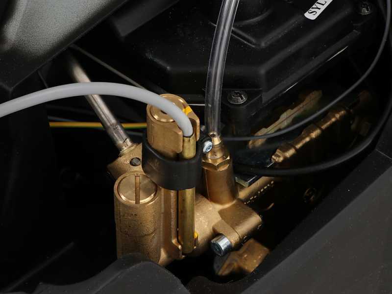 Hidrolimpiadora de agua caliente Karcher Pro HDS 5/11 UX vertical, 230V, bomba lat&oacute;n - enrollador