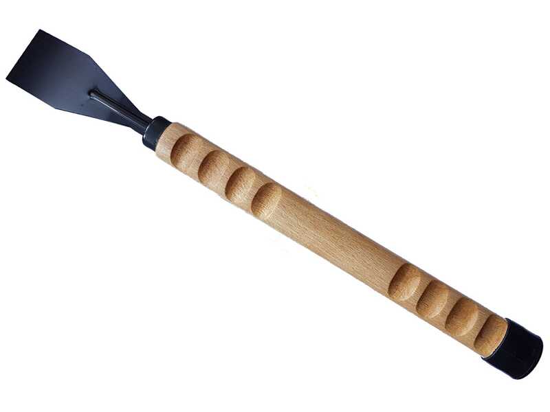 Raspador para limpieza y mantenimiento del subchasis de m&aacute;quinas y tractores cortac&eacute;sped