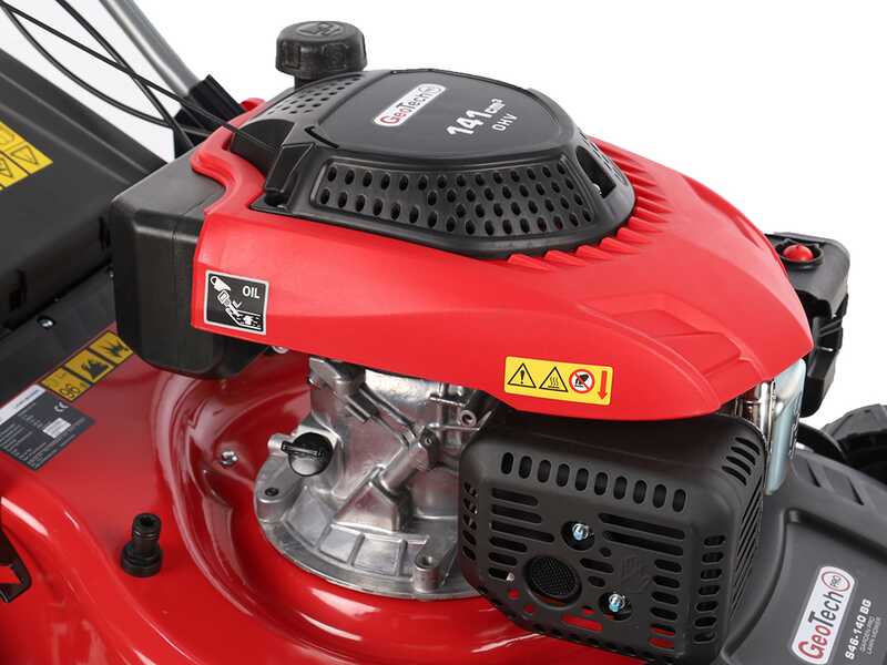 Cortac&eacute;sped autopropulsado de gasolina GeoTech Pro S46-140BG - 2en1: recogida + salida trasera