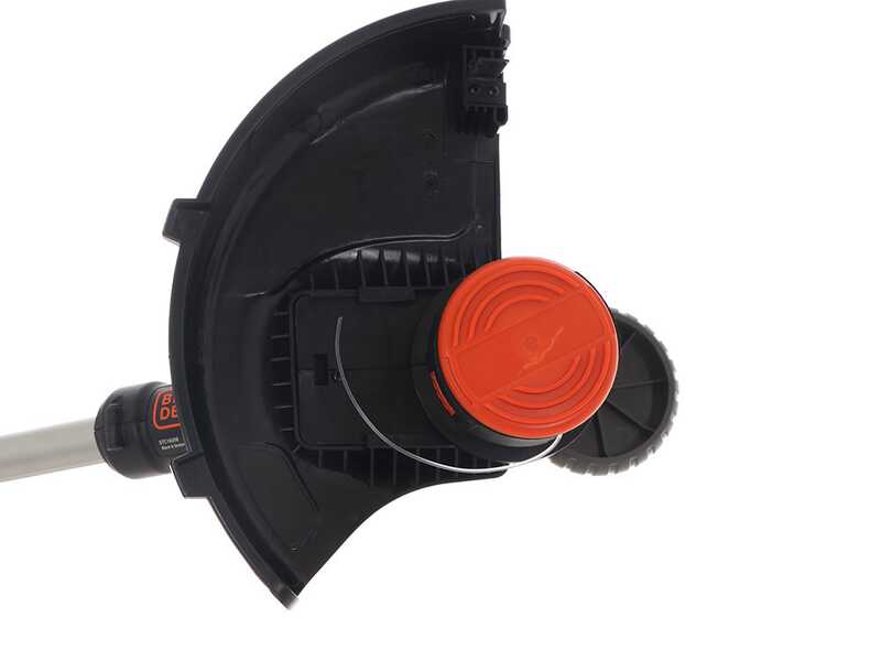 Black &amp; Decker STC1840EPC-QW - Cortabordes de bater&iacute;a 18V 4Ah + bater&iacute;a 18V 2Ah gratis