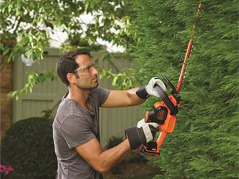 Cortasetos el&eacute;ctrico de bater&iacute;a Black &amp; Decker GTC18502PC-QW 18V 2Ah + bater&iacute;a 18V 2Ah gratis - cuchillas 50 cm