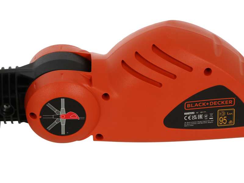 Black &amp; Decker GTC1843L20-QW - Cortasetos de bater&iacute;a con p&eacute;rtiga 18V/2Ah + bater&iacute;a 18V 2Ah gratis