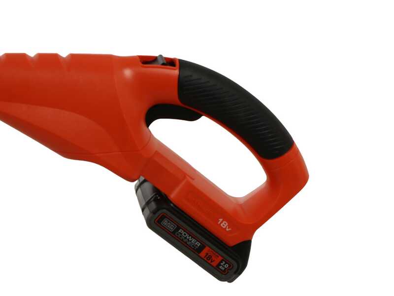 Black &amp; Decker GTC1843L20-QW - Cortasetos de bater&iacute;a con p&eacute;rtiga 18V/2Ah + bater&iacute;a 18V 2Ah gratis
