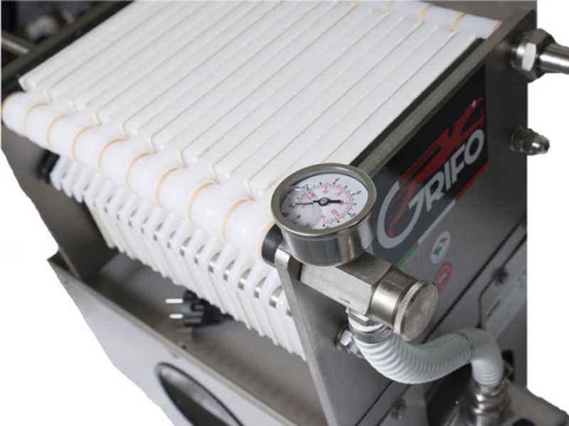 Grifo Professional FCP30-Olio - Filtro para aceite - de cartones y 30 placas - bomba INOX Liverani