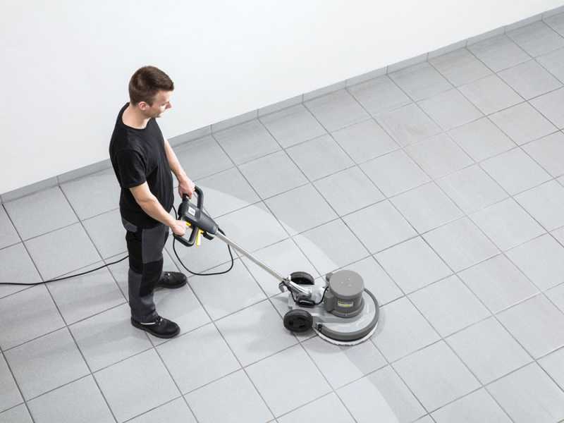 Karcher Pro BDS 43/150 C Classic - Fregadora de suelos el&eacute;ctrica monodisco - 1500 W - CEPILLO Y DEP&Oacute;SITO NO EST&Aacute;N INCLUIDOS