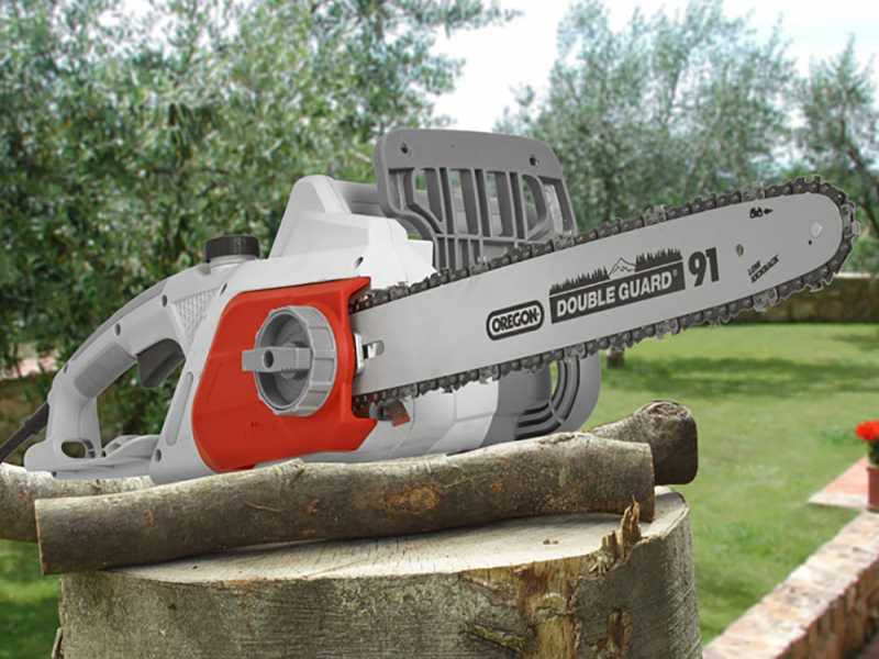 Ikra IECS 2240 TF - Electrosierra de 2200 W - Espada de 40 cm