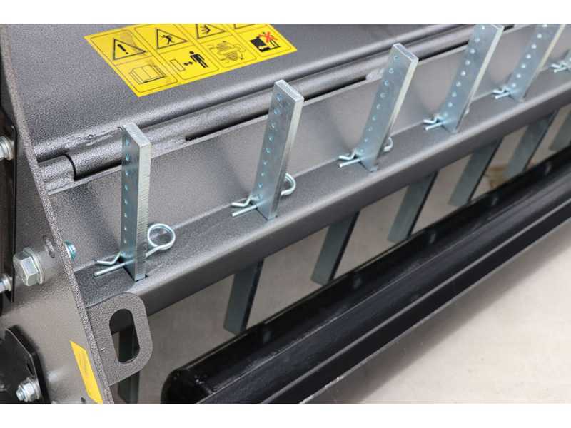 BlackStone BP 135 Hydro - Trituradora para tractor - Serie medio-pesada - Desplazamiento hidr&aacute;ulico