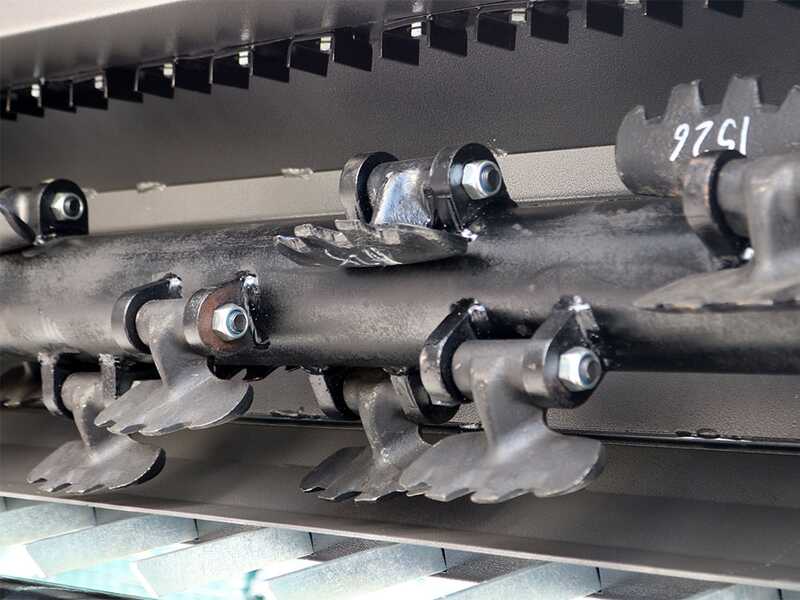 BlackStone BP 180 Hydro - Trituradora para tractor - Serie medio-pesada - Desplazamiento hidr&aacute;ulico