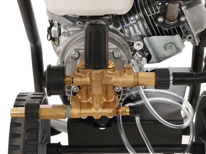Hidrolimpiadora Lavor Thermic 5H con motor Honda GP160 de gasolina 5HP