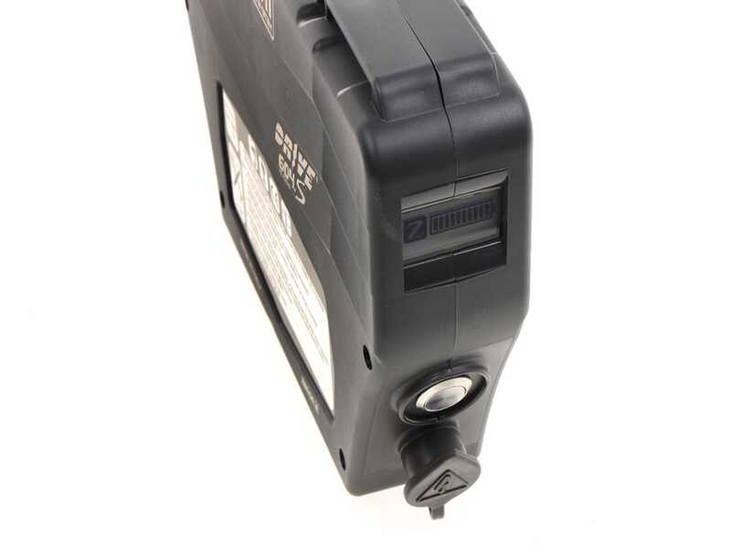 Zanon Albatros AL300 - Vareador de aceitunas el&eacute;ctrico a bater&iacute;a tipo mochila 50.4V 6.4Ah - P&eacute;rtiga telesc&oacute;pica 210/340 cm