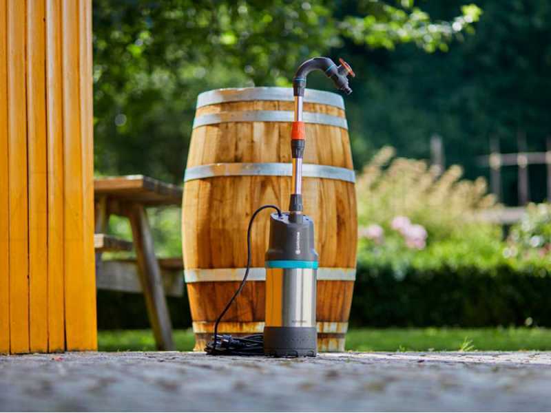 Gardena 4700/2 Inox Automatic - Bomba para dep&oacute;sitos - 550W