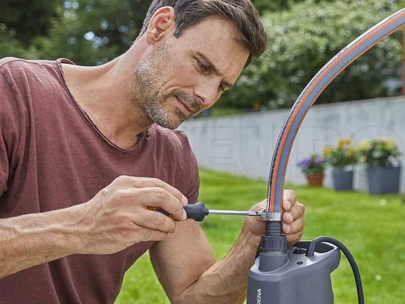 Gardena 5900/4 Inox - Bomba sumergible de presi&oacute;n - para aguas limpias - 900W