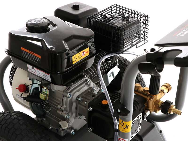 BlackStone B-PW 11/230 - Hidrolimpiadora de gasolina - 228 bar - 678 L/h - Motor DH225 - con bomba Annovi &amp; Reverberi