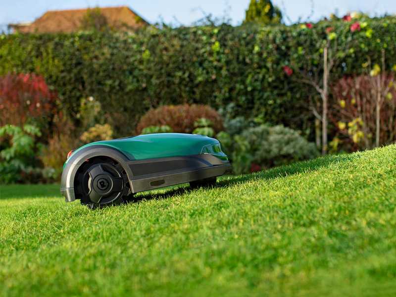 Robomow RK 2000 PRO - Robot cortac&eacute;sped - Con bater&iacute;a de litio