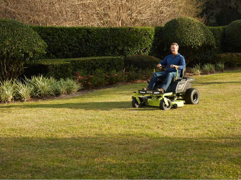 Tractor cortac&eacute;sped de bater&iacute;a Ryobi ZTR480ex de radio cero - Motor el&eacute;ctrico de bater&iacute;a 48V/100Ah - corte de 107 cm - 2en1