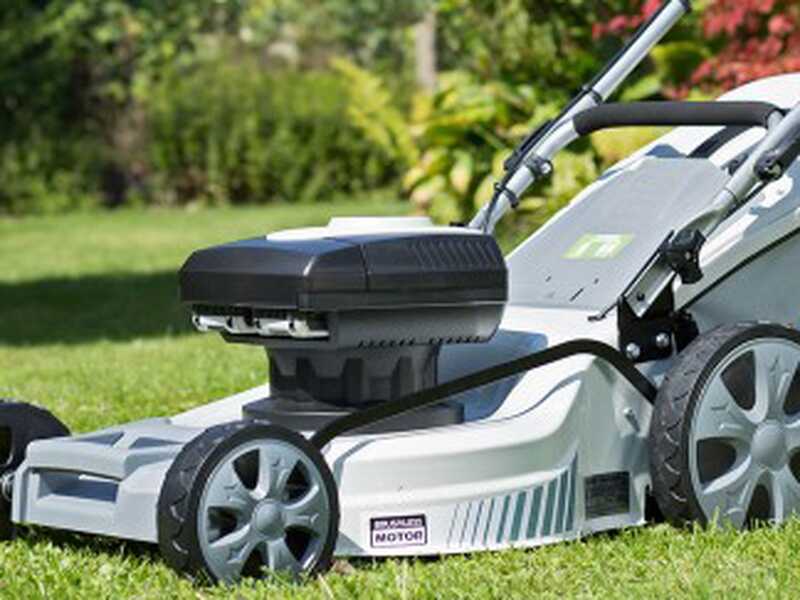 Cortac&eacute;sped autopropulsado de bater&iacute;a  IKRA IAM 40-4625 S - 40V - 2,5Ah