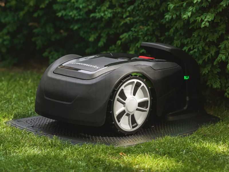 Robot cortac&eacute;sped Greenworks OPTIMOW 4 - con cable perimetral