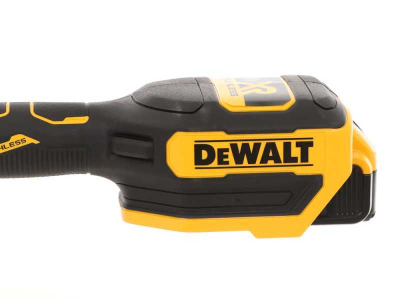 Cortabordes de bater&iacute;a DeWalt DCMST561P1-QW - Bater&iacute;a 18V 5Ah