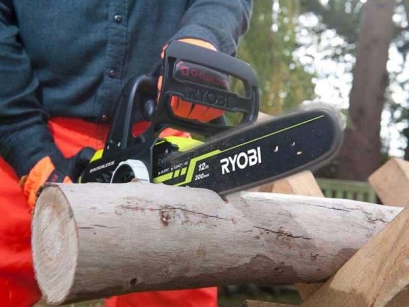 Ryobi BRUSHLESS OCS1830 - Electrosierra de bater&iacute;a 18V - Espada de 30 cm - BATER&Iacute;A Y CARGADOR NO EST&Aacute;N INCLUIDOS