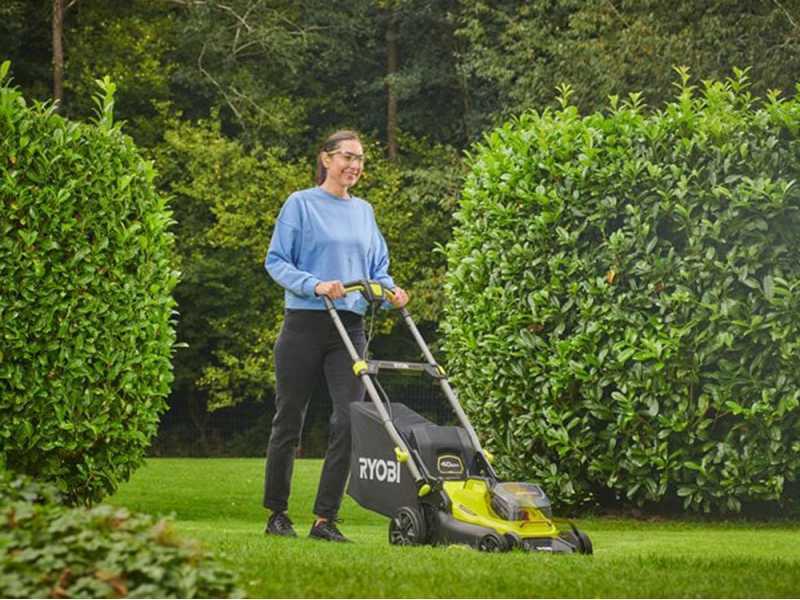 Ryobi RY18LMX40C-240 - Cortac&eacute;sped de bater&iacute;a - 2x18V/4Ah - Corte de 40 cm