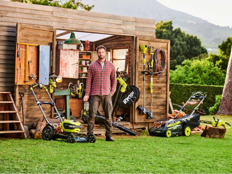 Ryobi RY18LMX40C-240 - Cortac&eacute;sped de bater&iacute;a - 2x18V/4Ah - Corte de 40 cm