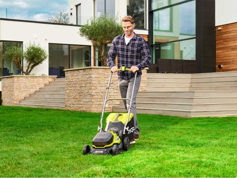 Cortac&eacute;sped de bater&iacute;a RYOBI RY18LMX37A-150 - 18V - 5Ah - saco de 45 l - corte de 37 cm