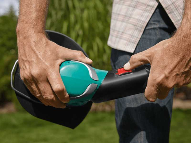 Bosch ART 27 - Cortabordes el&eacute;ctrico - 450 W