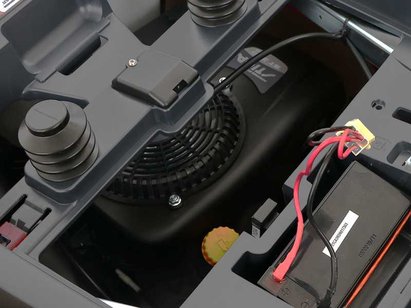 Castelgarden XE 966 HD - Tractor cortac&eacute;sped - motor Stiga ST 250 ES - cambio hidrost&aacute;tico