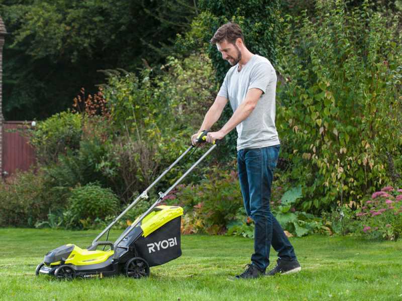 Ryobi RLM18X33B40 - Cortac&eacute;sped de bater&iacute;a - 18V/4Ah - Corte de 33 cm
