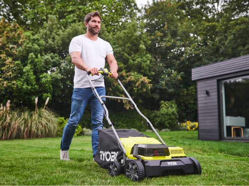 Ryobi RY18SFX35A-240 - Escarificador de bater&iacute;a - 18 V - 2x4 Ah