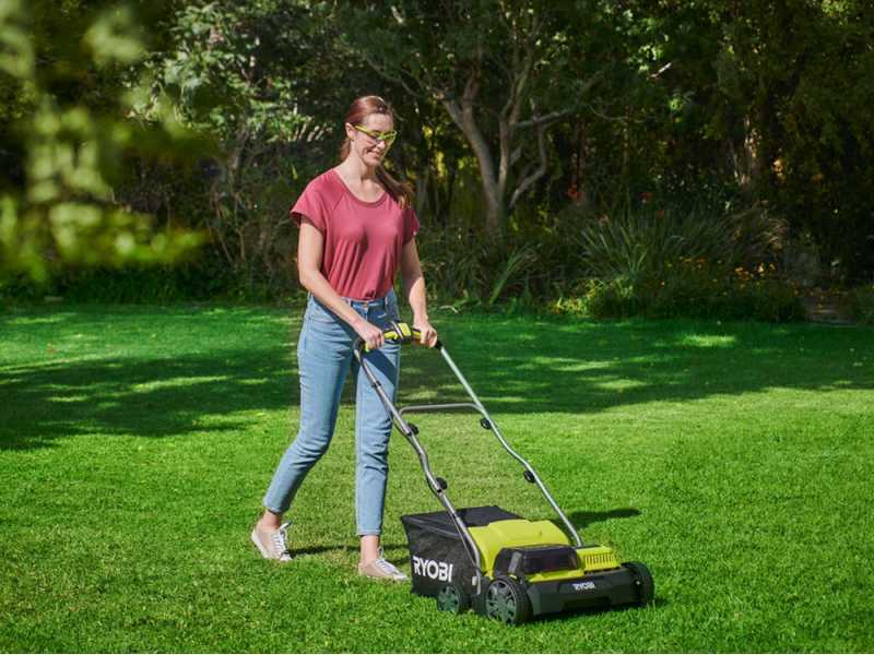 Ryobi RY18SFX35A-240 - Escarificador de bater&iacute;a - 18 V - 2x4 Ah