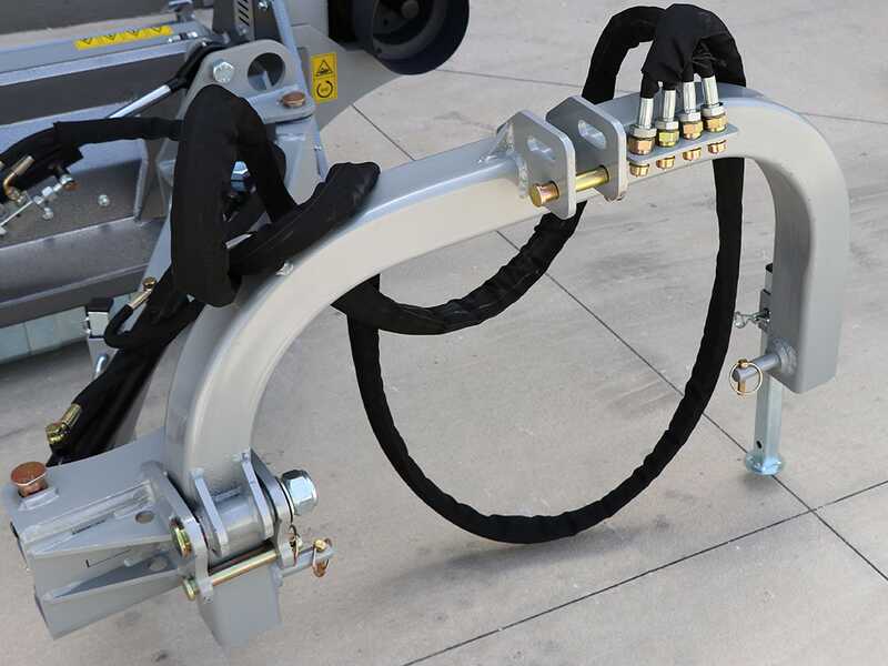 BlackStone BVL 145 L - Trituradora lateral de brazo para tractor - Serie ligera