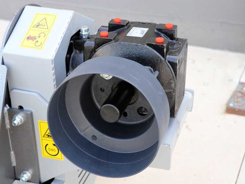 BlackStone BVL 145 L - Trituradora lateral de brazo para tractor - Serie ligera