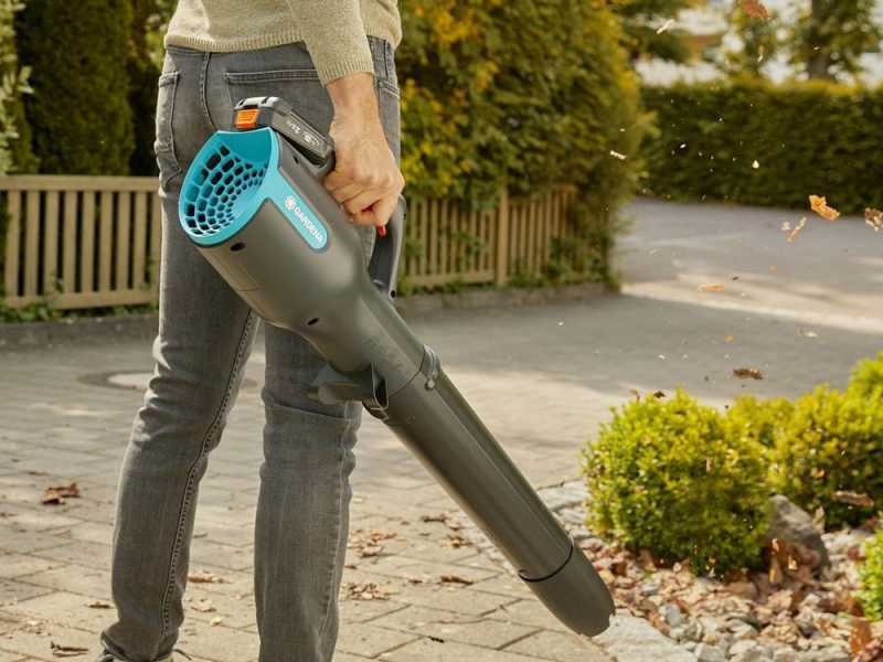 Soplador de bater&iacute;a Gardena PowerJet P4A - 18 V - BATER&Iacute;A Y CARGADOR NO INCLUIDOS