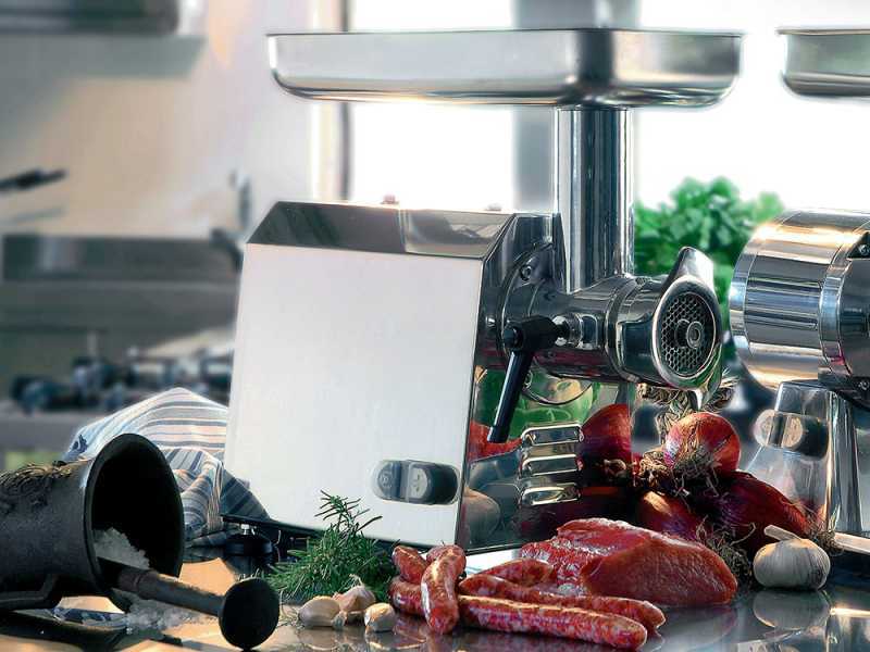 Fama TI12 - Picadora de carne el&eacute;ctrica - Cuerpo y unidad de triturado en Inox  - 230V
