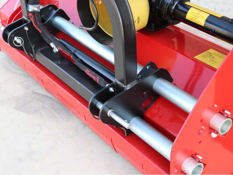 Trituradora de martillos para tractor Ceccato Trincione 380 - T1800ID desplazamiento hidr&aacute;ulico, anchura 180 cm