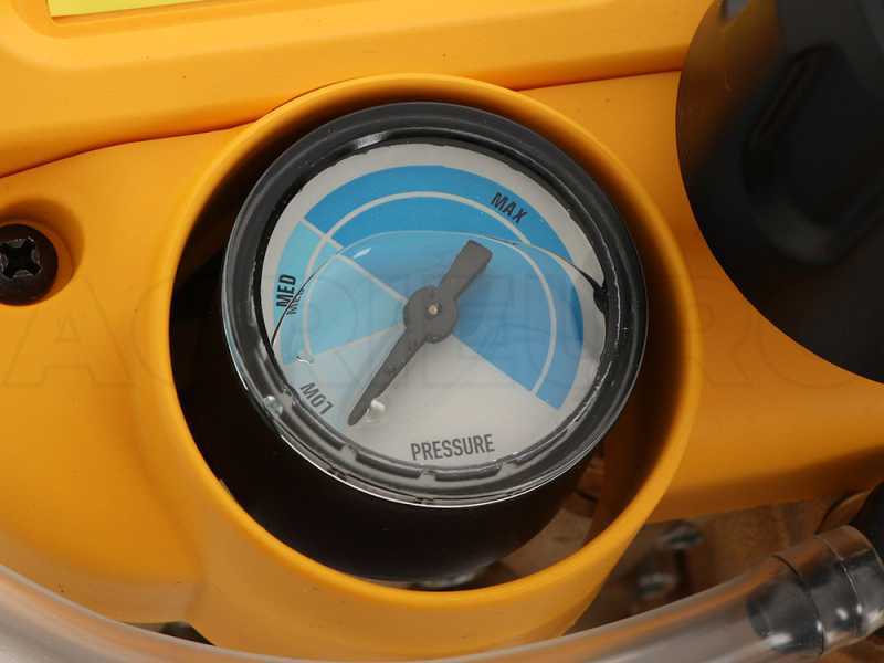 Hidrolimpiadora de agua fr&iacute;a DeWalt  DXPW 001CE de 160 bar 500 L/H m&aacute;x