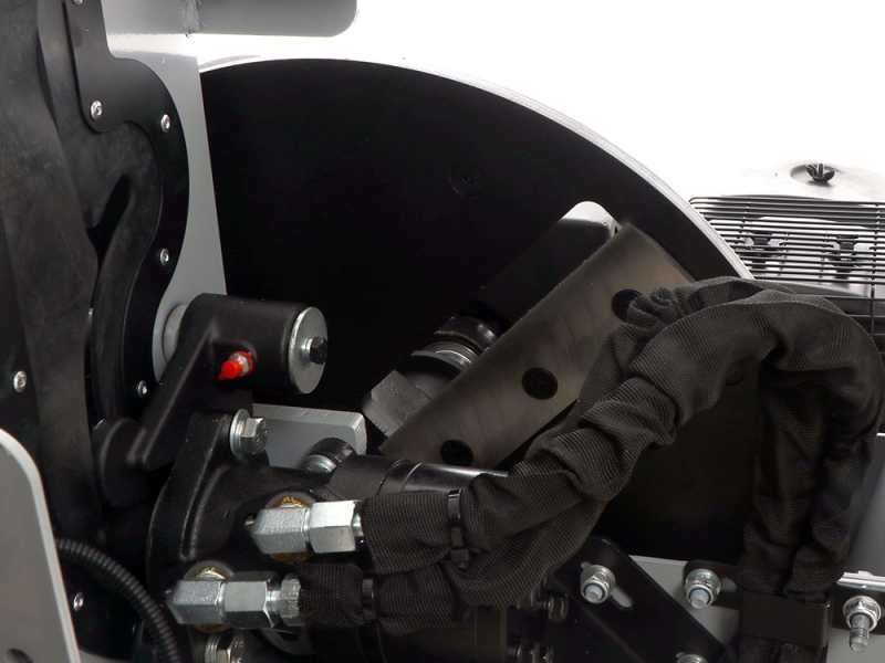 BullMach ZEUS 200 BH-LE - Biotrituradora de gasolina remolcable - Loncin 420cc con arranque el&eacute;ctrico