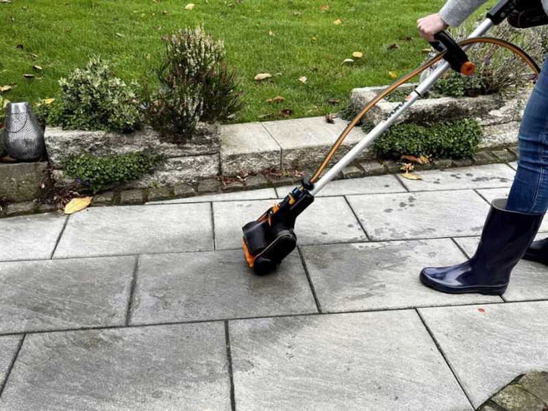 Worx WG441E - Limpiador para exteriores de bater&iacute;a - Bater&iacute;a de 20V - 4 Ah - 2 cepillos incluidos