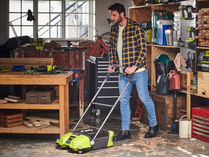 RYOBI R18SW3-0 - Barredora de bater&iacute;a con recogedor - 18 V - 4 Ah