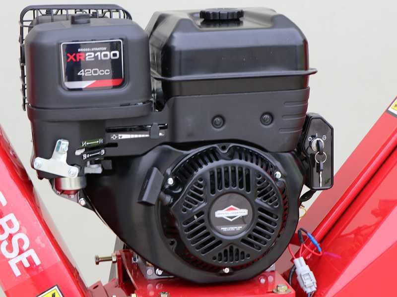 GeoTech-Pro BMS155 BS - Biotrituradora autopropulsada sobre carretilla de orugas  - Motor B&amp;S XR2100
