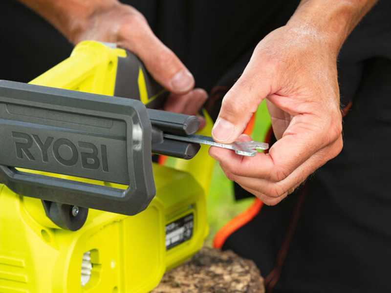 Ryobi RY18CS20A-125 - Electrosierra de bater&iacute;a 18V 2.5Ah - Espada de 20cm