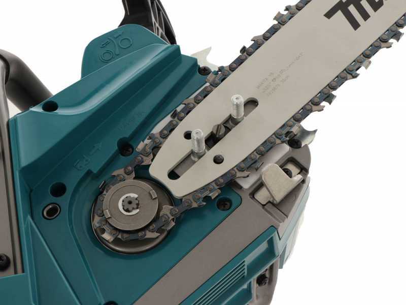 Makita UC011G - Electrosierra de bater&iacute;a 40V 4Ah - Espada de 35cm